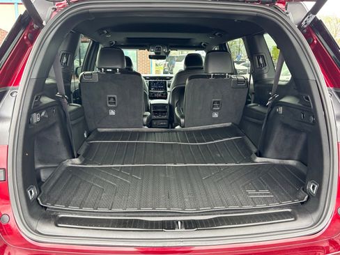 Used 2025 Jeep Grand Cherokee L Altitude AWD/4WD image 23