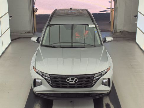 Used 2023 Hyundai Tucson SEL FWD image 2
