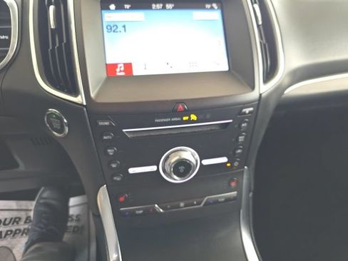 Used 2019 Ford Edge Titanium AWD/4WD image 14