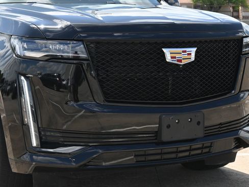 Used 2024 Cadillac Escalade Sport RWD image 28