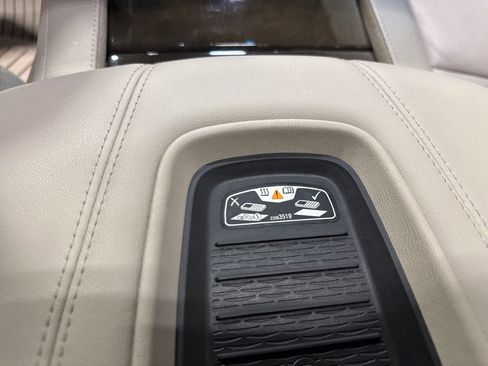 Used 2019 Cadillac Escalade Premium Luxury image 29