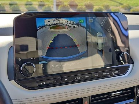 Used 2023 Nissan Rogue SL w/ SL Premium Package image 26