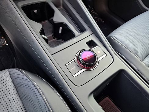 New 2026 Volkswagen Tiguan SE image 9