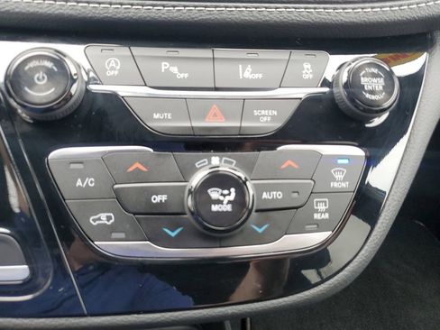 New 2026 Chrysler Pacifica Select image 21