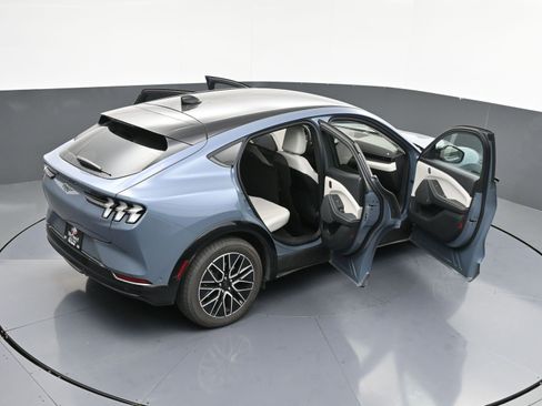 Used 2024 Ford Mustang Mach-E Premium image 43