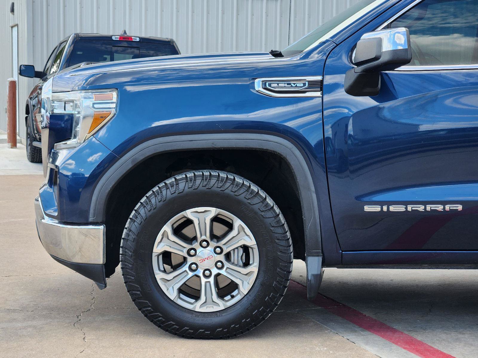 Certified 2020 GMC Sierra 1500 SLE w/ SLE Value Package AWD/4WD image 9
