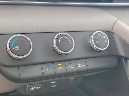 New 2026 Hyundai Elantra SE image 17