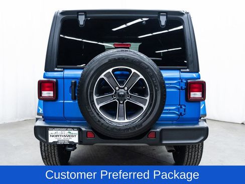 Used 2023 Jeep Wrangler Unlimited Sahara AWD/4WD image 5