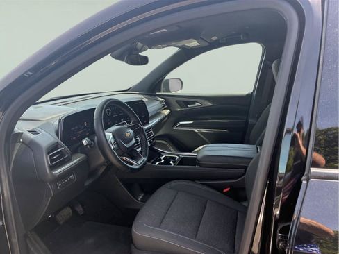 Used 2025 Chevrolet Traverse LT AWD/4WD image 17
