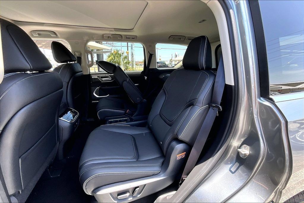 New 2027 INFINITI QX80 Luxe w/ Cargo Package RWD image 14