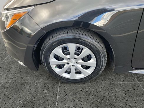 Used 2022 Toyota Corolla LE image 14