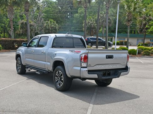 Certified 2022 Toyota Tacoma TRD Sport w/ TRD Premium Sport Package AWD/4WD image 4