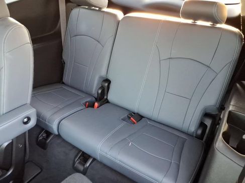 Certified 2021 Buick Enclave Essence w/ Sound and Sites Package AWD/4WD image 21