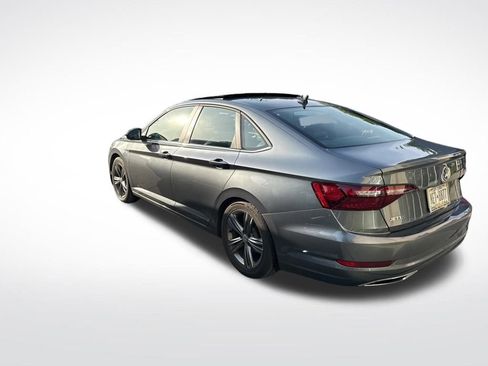 Used 2020 Volkswagen Jetta R-Line w/ R-Line Cold Weather Package image 4