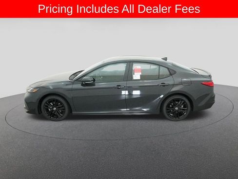 New 2026 Toyota Camry SE FWD image 3
