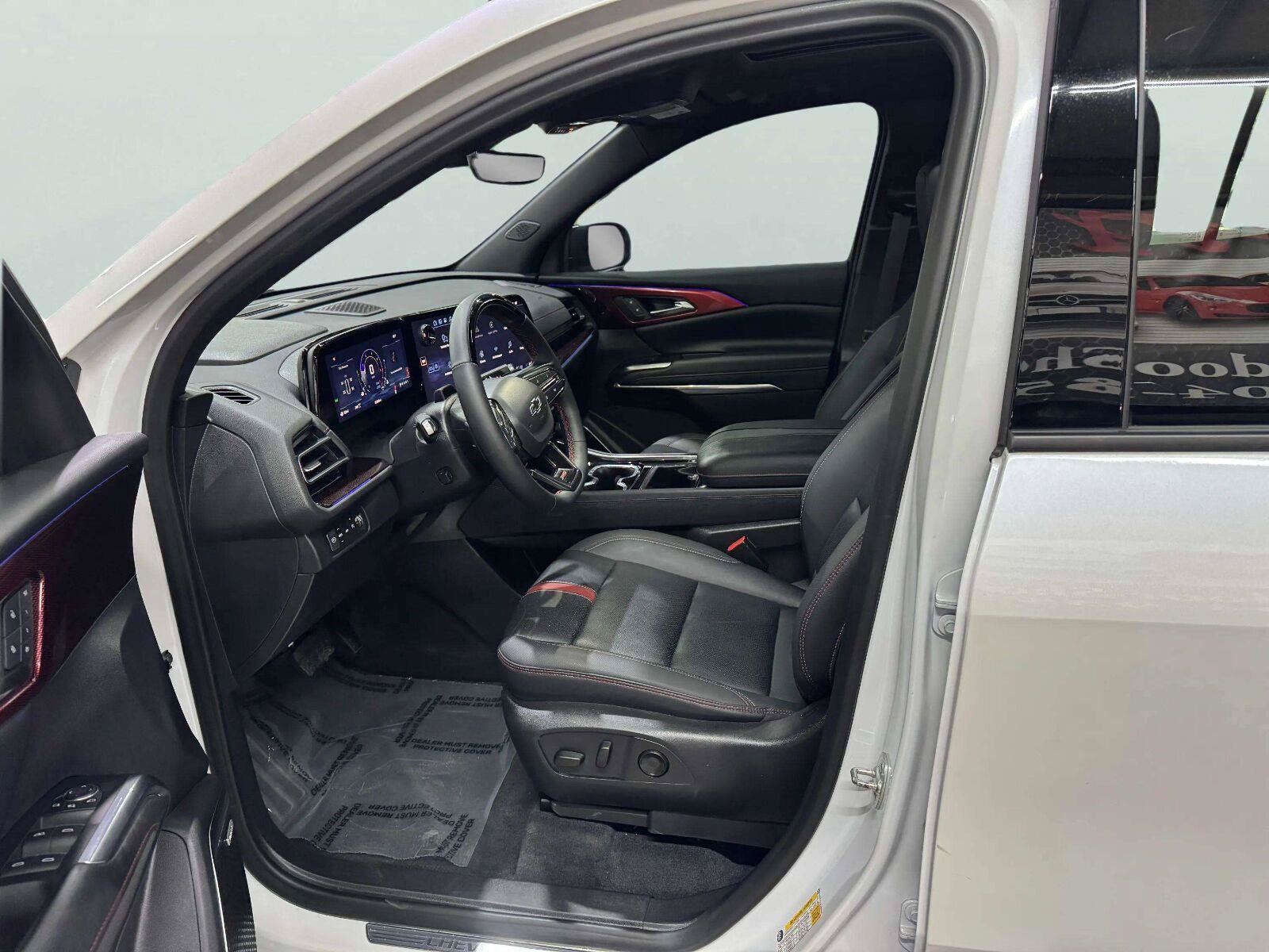 Used 2024 Chevrolet Traverse RS AWD/4WD image 16