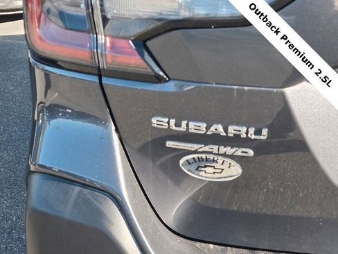 Used 2023 Subaru Outback Premium image 8