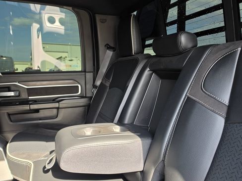 Used 2025 RAM 4500 4x4 Crew Cab DRW w/ Laramie Trim Package image 34