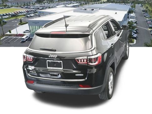 Used 2024 Jeep Compass Latitude image 47