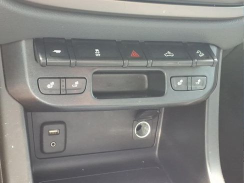 Used 2018 Chevrolet Colorado Z71 AWD/4WD image 15