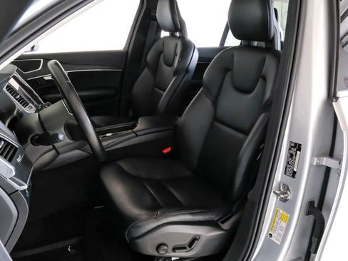 Used 2020 Volvo XC90 T5 Momentum w/ Protection Package Premier FWD image 32