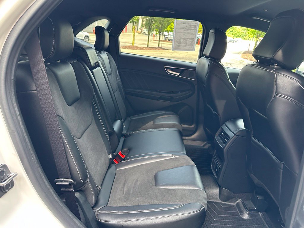 Used 2020 Ford Edge ST w/ Cold Weather Package AWD/4WD image 28