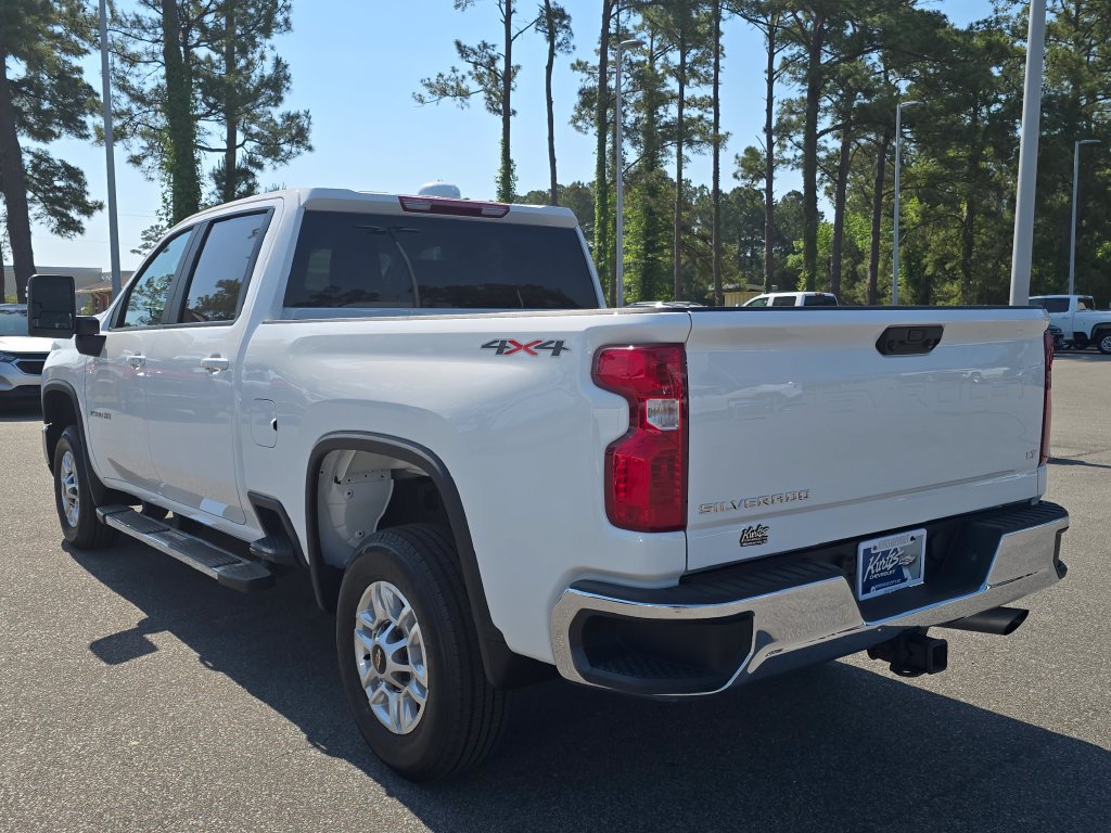 Used 2025 Chevrolet Silverado 2500 LT w/ Convenience Package AWD/4WD image 5
