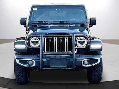 Used 2021 Jeep Wrangler Unlimited Sahara AWD/4WD image 3