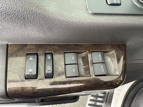 Used 2015 Ford F350 Platinum image 18