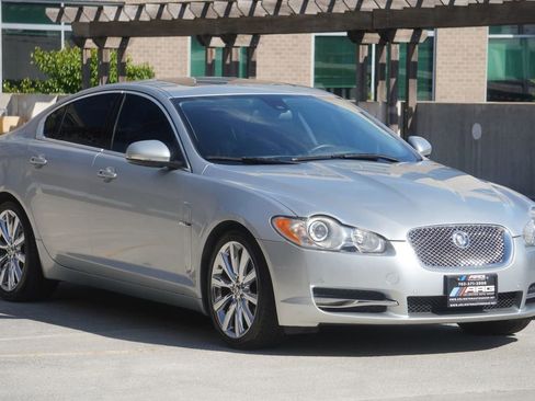 Used 2011 Jaguar XF Premium RWD image 4