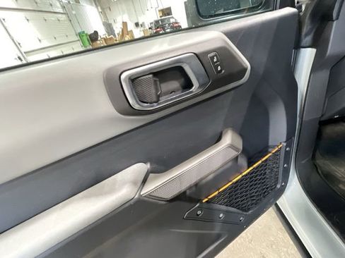 Used 2023 Ford Bronco Badlands image 19