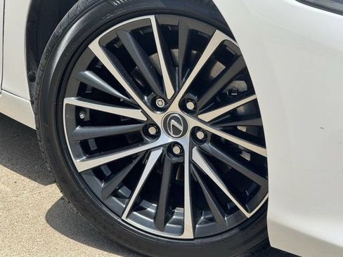 Used 2025 Lexus ES 350 w/ Premium Package FWD image 32