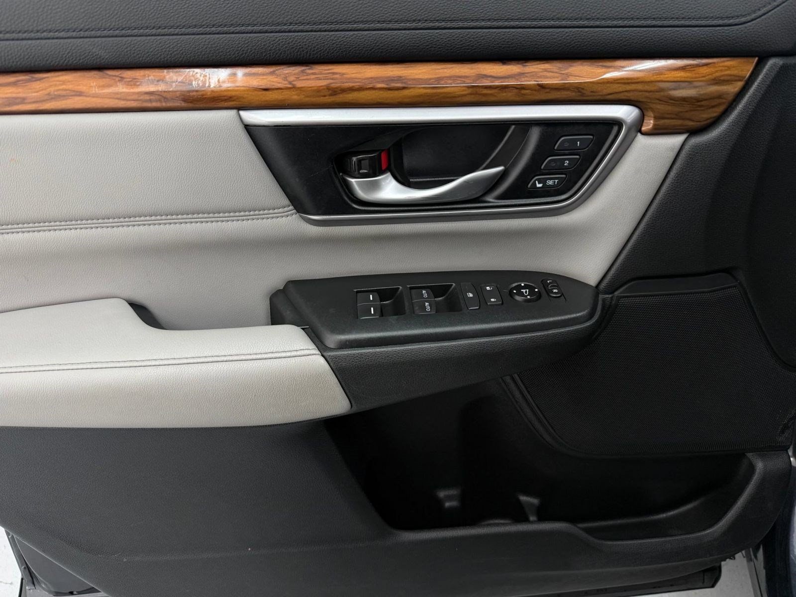 Used 2017 Honda CR-V EX-L image 11