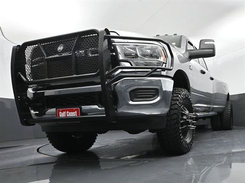 Used 2024 RAM 3500 Tradesman w/ Chrome Appearance Group AWD/4WD image 28