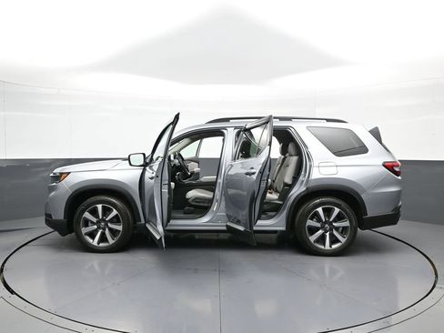 Certified 2023 Honda Pilot Touring image 45