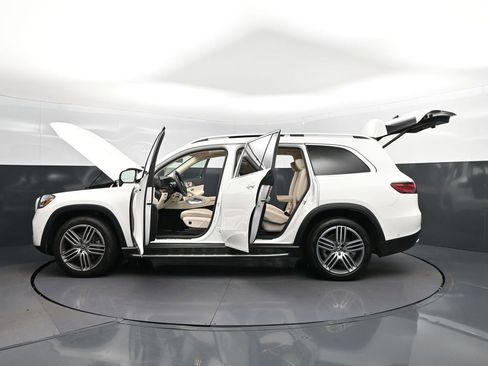 Used 2024 Mercedes-Benz GLS 450 4MATIC image 46