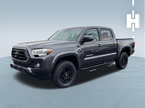 Used 2021 Toyota Tacoma SR5 RWD image 3