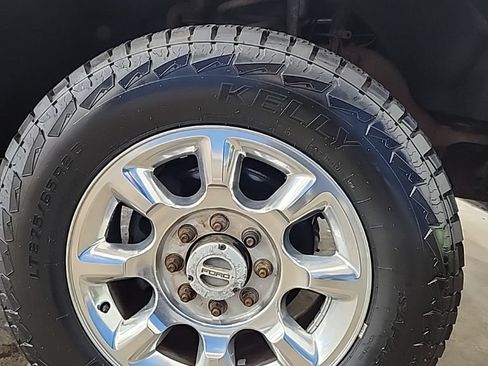Used 2016 Ford F250 Lariat w/ Lariat Ultimate Package AWD/4WD image 32