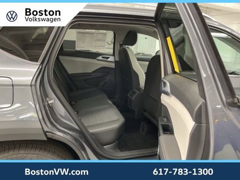 New 2025 Volkswagen Taos SE image 12