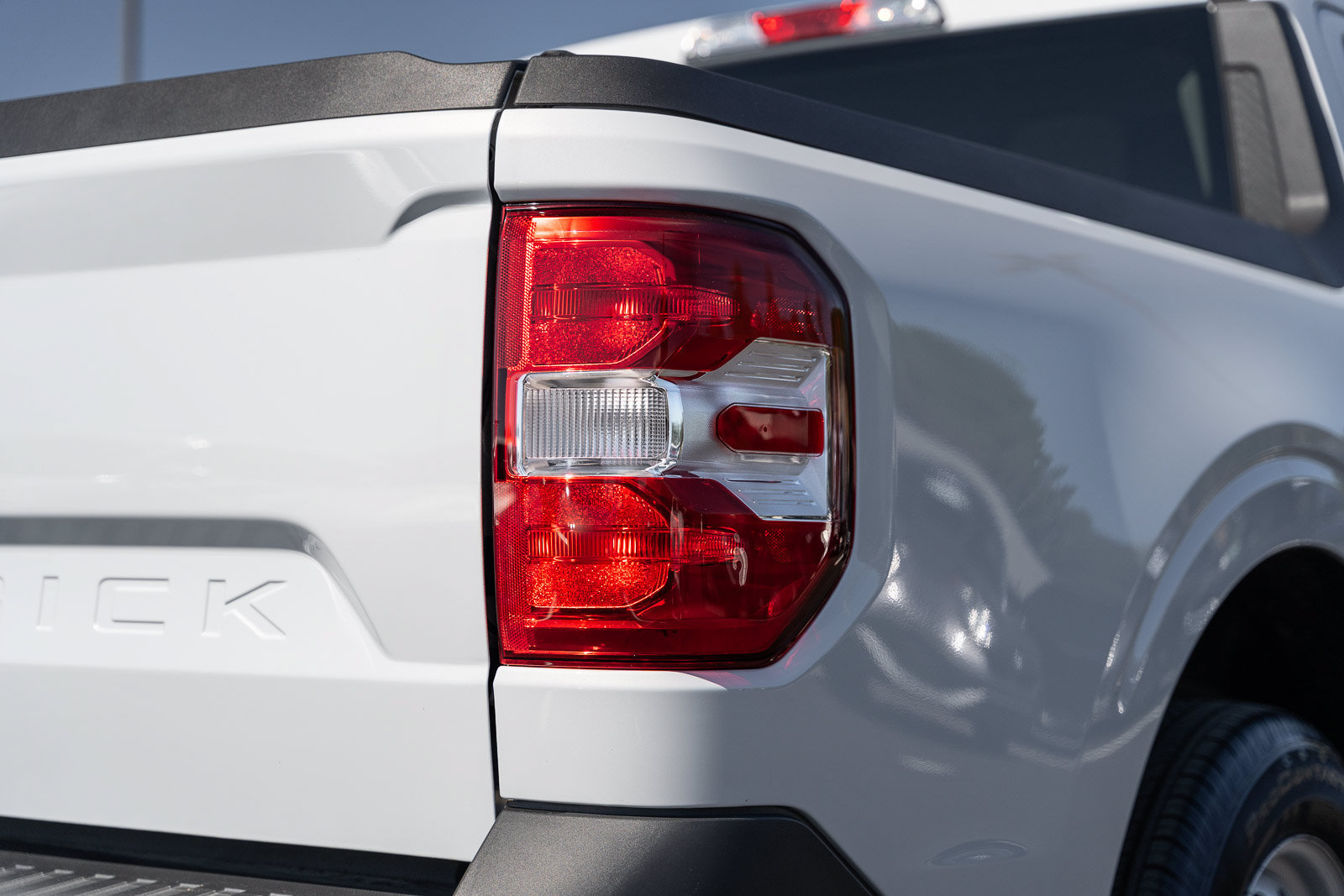 Certified 2025 Ford Maverick XL FWD image 14