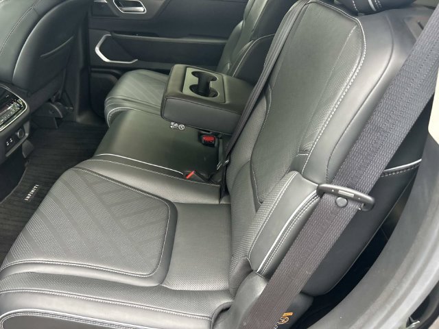 Certified 2026 INFINITI QX80 Luxe w/ Cargo Package AWD/4WD image 19
