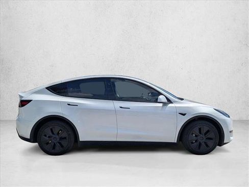 Used 2025 Tesla Model Y Long Range image 4