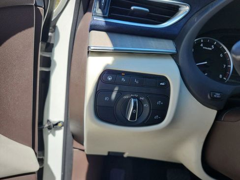 Used 2019 INFINITI QX50 Essential w/ Sensory Package image 13