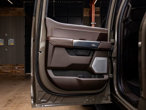 Used 2026 Ford F450 King Ranch w/ Chrome Package image 38