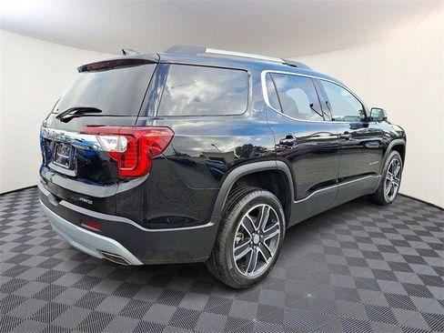 Certified 2023 GMC Acadia SLT w/ Preferred Package image 5