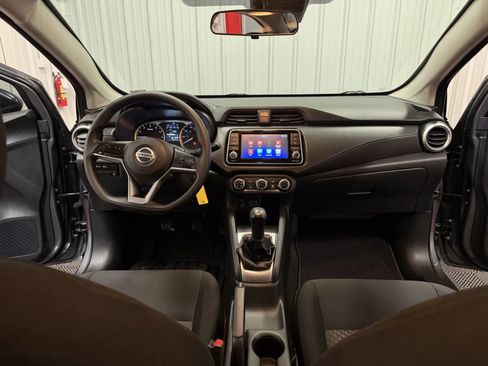 Used 2022 Nissan Versa S FWD image 28