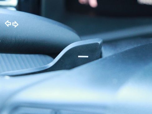 Used 2025 Toyota Camry SE image 13