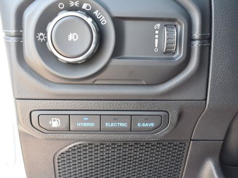 Used 2024 Jeep Wrangler High Altitude AWD/4WD image 30