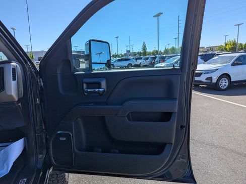 Used 2019 GMC Sierra 3500 Denali w/ Duramax Plus Package AWD/4WD image 38