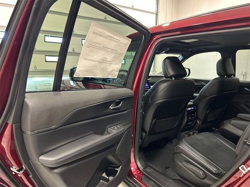 New 2025 Jeep Grand Cherokee L Altitude image 30